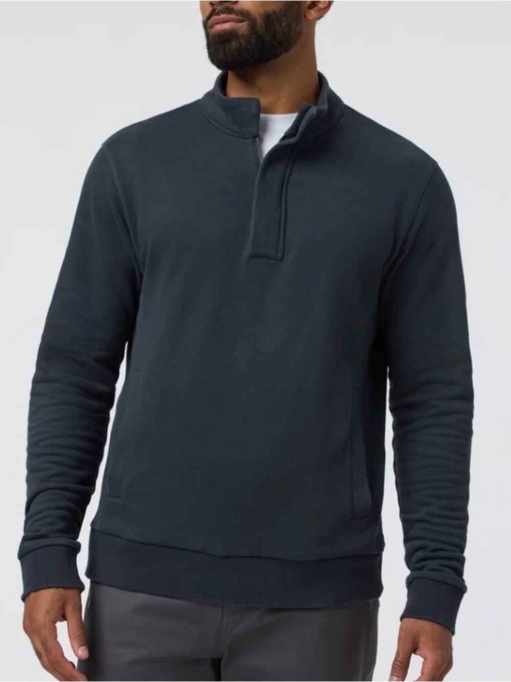 Vuori Cypress 1/4 Zip Long Sleeve Pullover in Navy Size Large